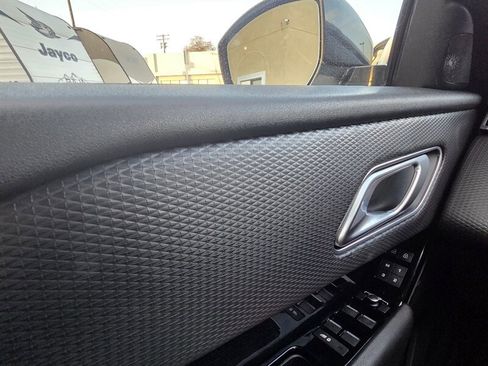 Used 2021 Land Rover Range Rover Velar R-Dynamic S image 36