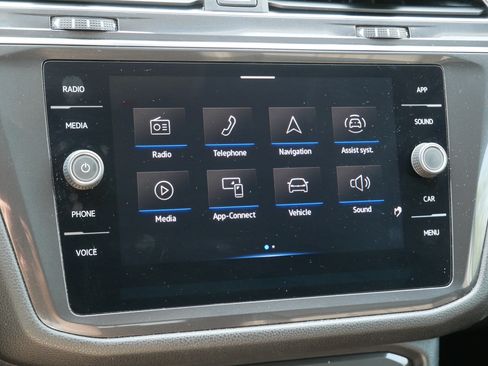 Certified 2024 Volkswagen Tiguan SE AWD/4WD image 22
