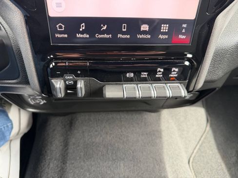 Used 2025 RAM 2500 Tradesman AWD/4WD image 27