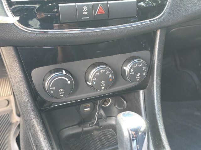 Used 2012 Chrysler 200 Touring FWD image 22