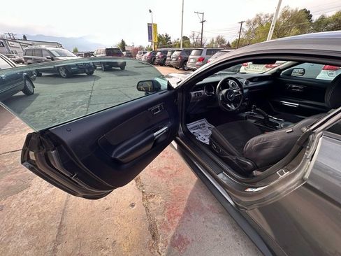Used 2016 Ford Mustang GT RWD image 10