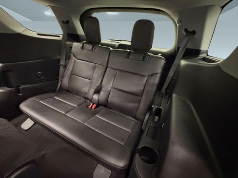 Used 2023 Ford Explorer XLT w/ Equipment Group 202A image 22