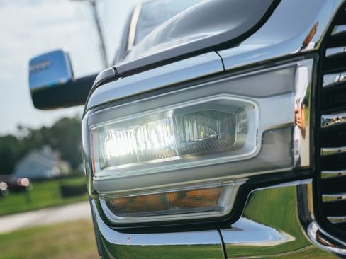 Used 2024 RAM 2500 Laramie w/ Safety Group AWD/4WD image 10