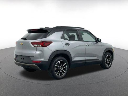 Used 2025 Chevrolet TrailBlazer LT FWD image 9
