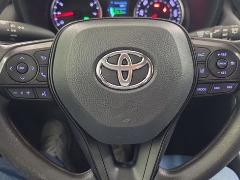 Used 2022 Toyota RAV4 XLE image 8