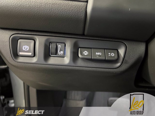 Used 2023 GMC Acadia Denali w/ Denali Ultimate Package AWD/4WD image 16