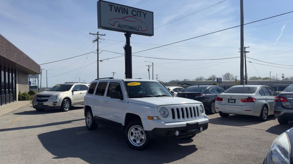 Used 2017 Jeep Patriot Sport w/ Power Value Group FWD image 1