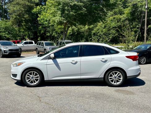 Used 2015 Ford Focus SE FWD image 4