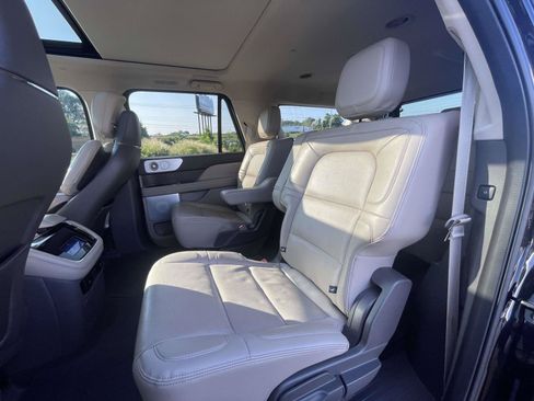 Used 2022 Lincoln Navigator L Reserve AWD/4WD image 13