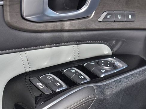 New 2025 Kia Sorento SX Prestige w/ Sage Leather Package image 24