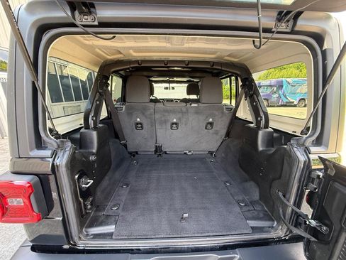 Used 2021 Jeep Wrangler Unlimited Sport AWD/4WD image 11