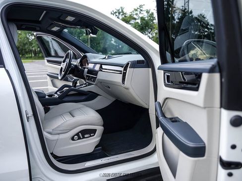 Used 2020 Porsche Cayenne AWD/4WD image 44