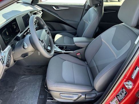 New 2026 Kia Niro LX FWD image 16