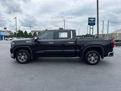 Used 2025 GMC Sierra 1500 SLT AWD/4WD image 6