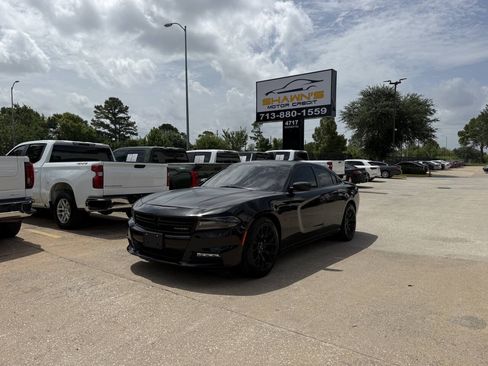 Used 2016 Dodge Charger R/T RWD image 39