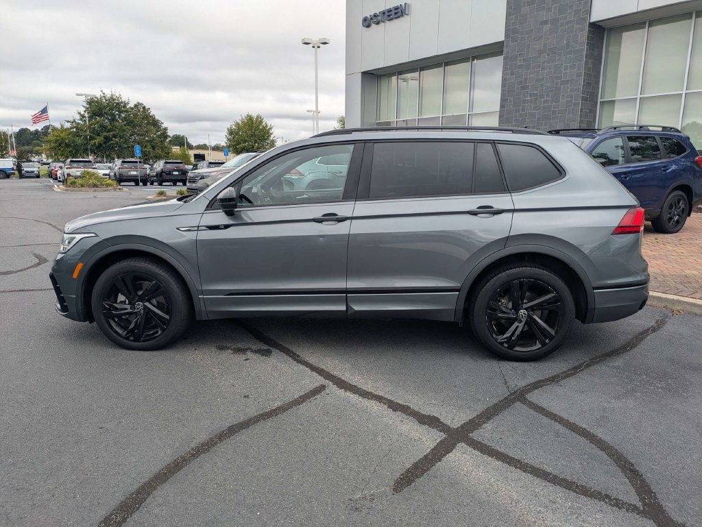Certified 2024 Volkswagen Tiguan SE R-Line FWD image 8