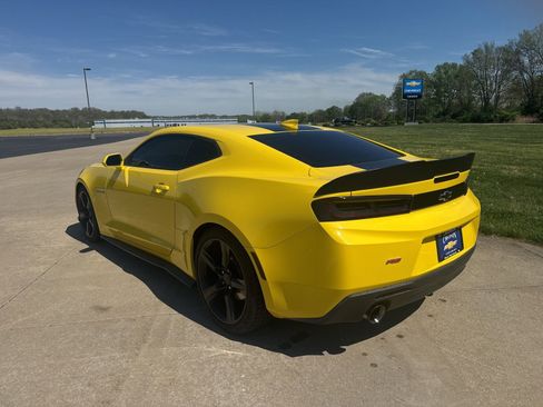 Used 2018 Chevrolet Camaro LT w/ RS Package image 6