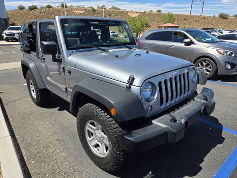 Used 2017 Jeep Wrangler Sport AWD/4WD image 4