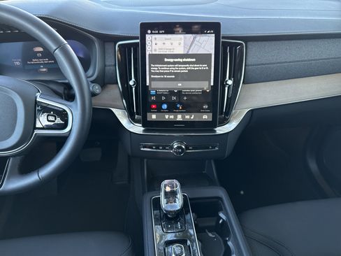 Used 2025 Volvo XC90 B6 Plus image 31