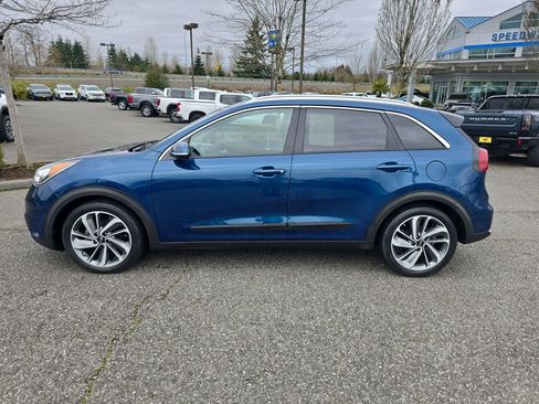 Used 2017 Kia Niro Touring image 3