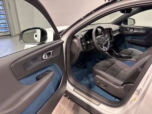 Used 2024 Volvo XC40 Recharge Plus w/ Protection Package Premier image 16