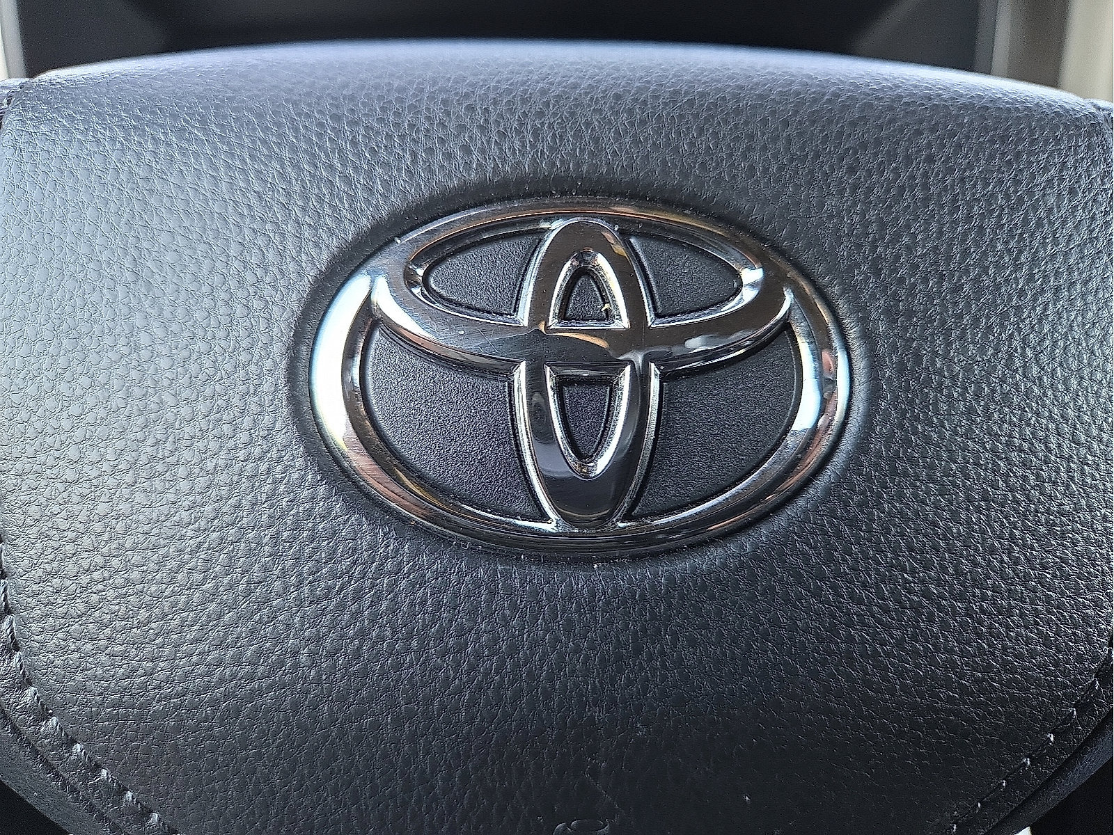 Used 2025 Toyota Sequoia SR5 AWD/4WD image 22