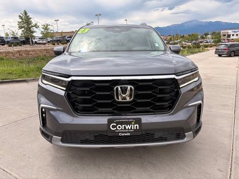 Used 2023 Honda Pilot Elite image 2