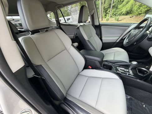 Used 2016 Toyota RAV4 Limited FWD image 22