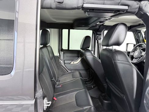 Used 2016 Jeep Wrangler Unlimited Sahara image 23