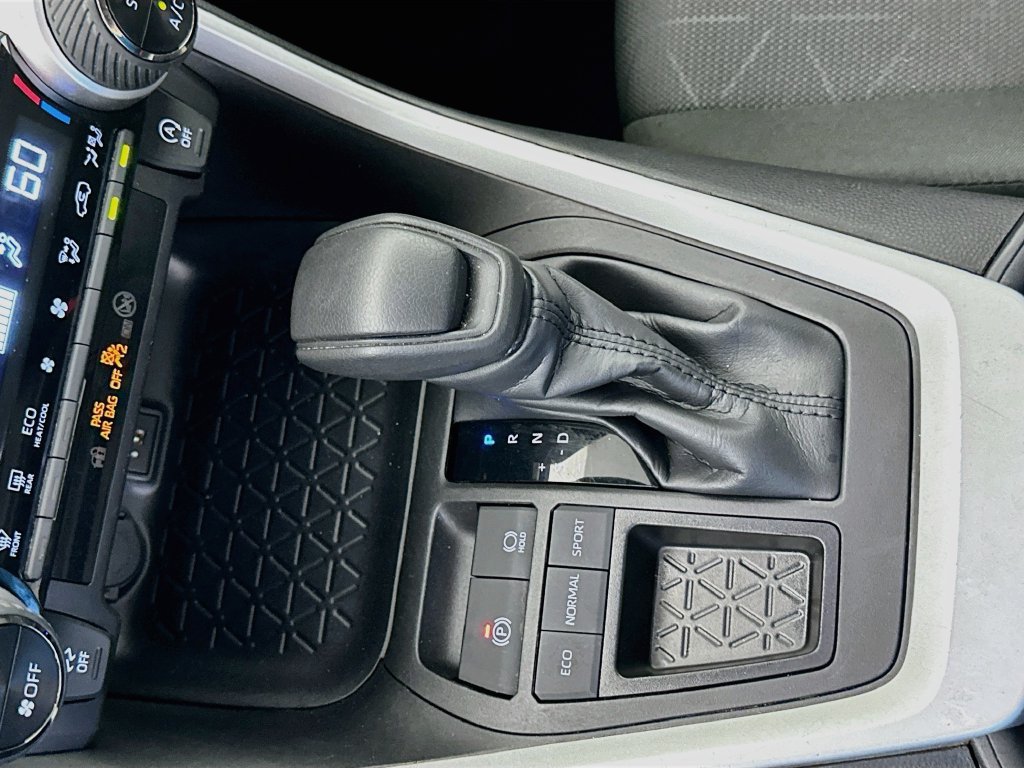Certified 2025 Toyota RAV4 XLE FWD image 17