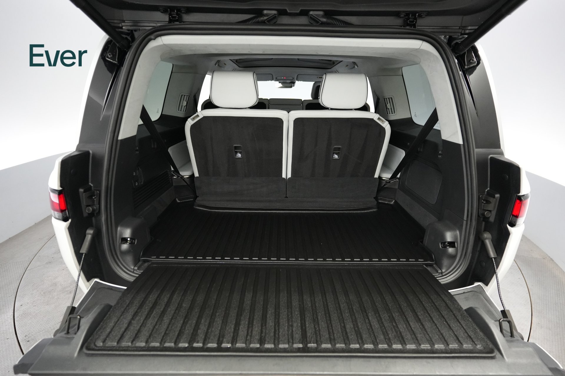 Used 2024 Rivian R1S Adventure Dual AWD/4WD image 8