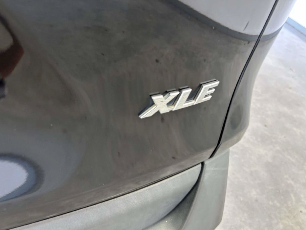 Used 2021 Toyota RAV4 XLE Premium FWD image 11
