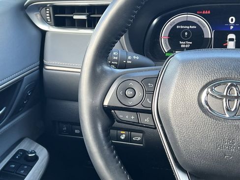 Used 2023 Toyota Venza Limited image 20