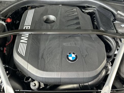 Used 2025 BMW 740i xDrive image 28