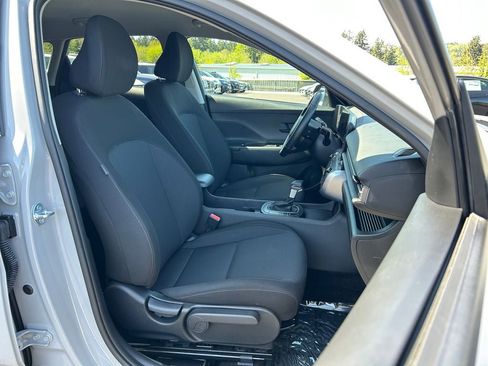 Used 2025 Hyundai Kona SEL AWD/4WD image 24