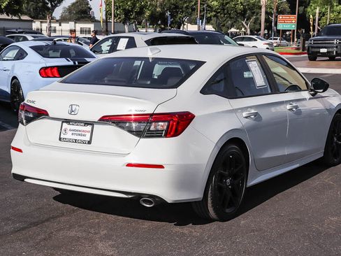 Used 2023 Honda Civic Sport image 6