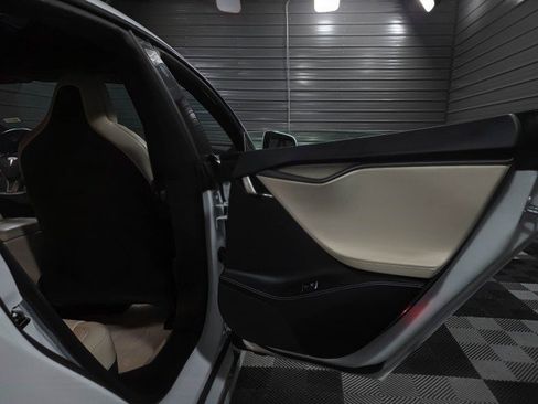 Used 2019 Tesla Model S Long Range image 33