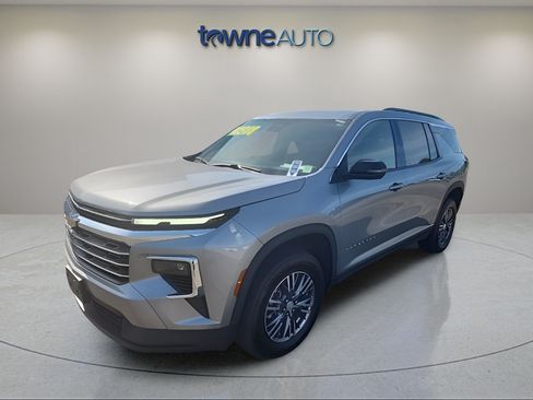 Used 2026 Chevrolet Traverse LT AWD/4WD image 1