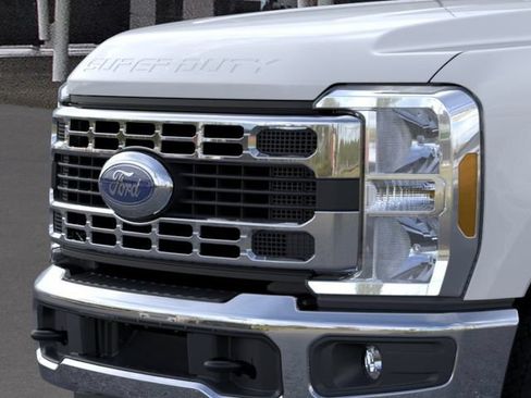 New 2026 Ford F350 XLT w/ FX4 Off-Road Package AWD/4WD image 17