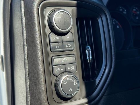 Used 2023 Chevrolet Silverado 1500 Custom image 34