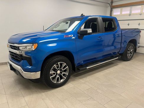 Used 2024 Chevrolet Silverado 1500 LT AWD/4WD image 10
