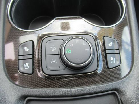 Used 2023 GMC Acadia AT4 w/ Technology Package AWD/4WD image 25