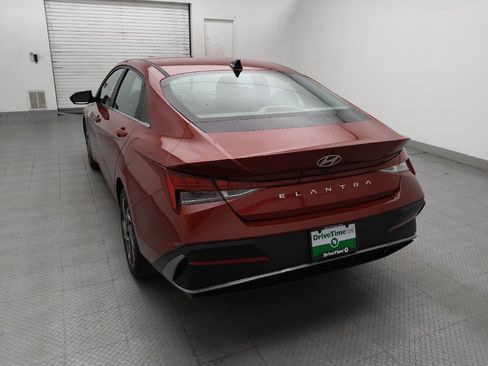 Used 2024 Hyundai Elantra SEL w/ Convenience Package FWD image 6