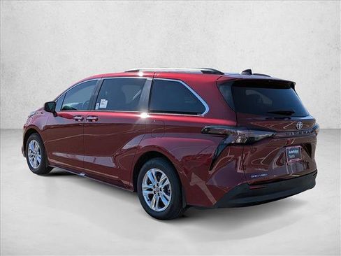 New 2026 Toyota Sienna XLE image 9
