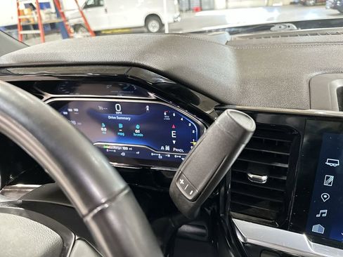 Used 2023 Chevrolet Silverado 1500 LT image 20