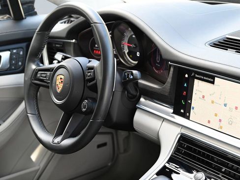 Used 2023 Porsche Panamera GTS image 26