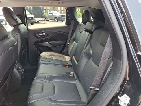 Used 2020 Jeep Cherokee Limited AWD/4WD image 10