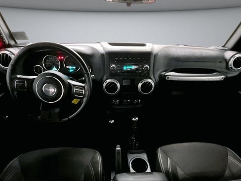 Used 2015 Jeep Wrangler Rubicon AWD/4WD image 7