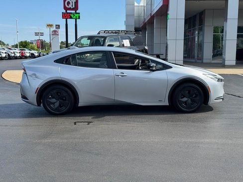Certified 2023 Toyota Prius LE AWD/4WD image 2