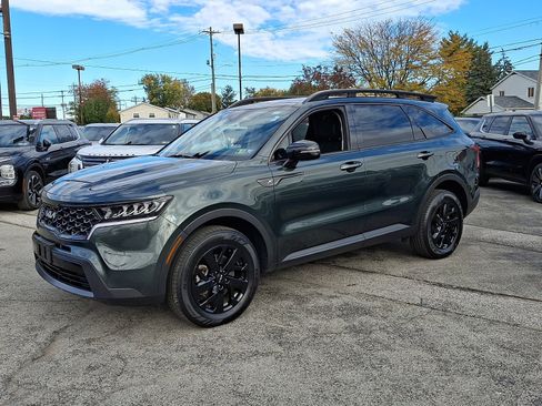 Used 2023 Kia Sorento S w/ Panoramic Sunroof Package image 3